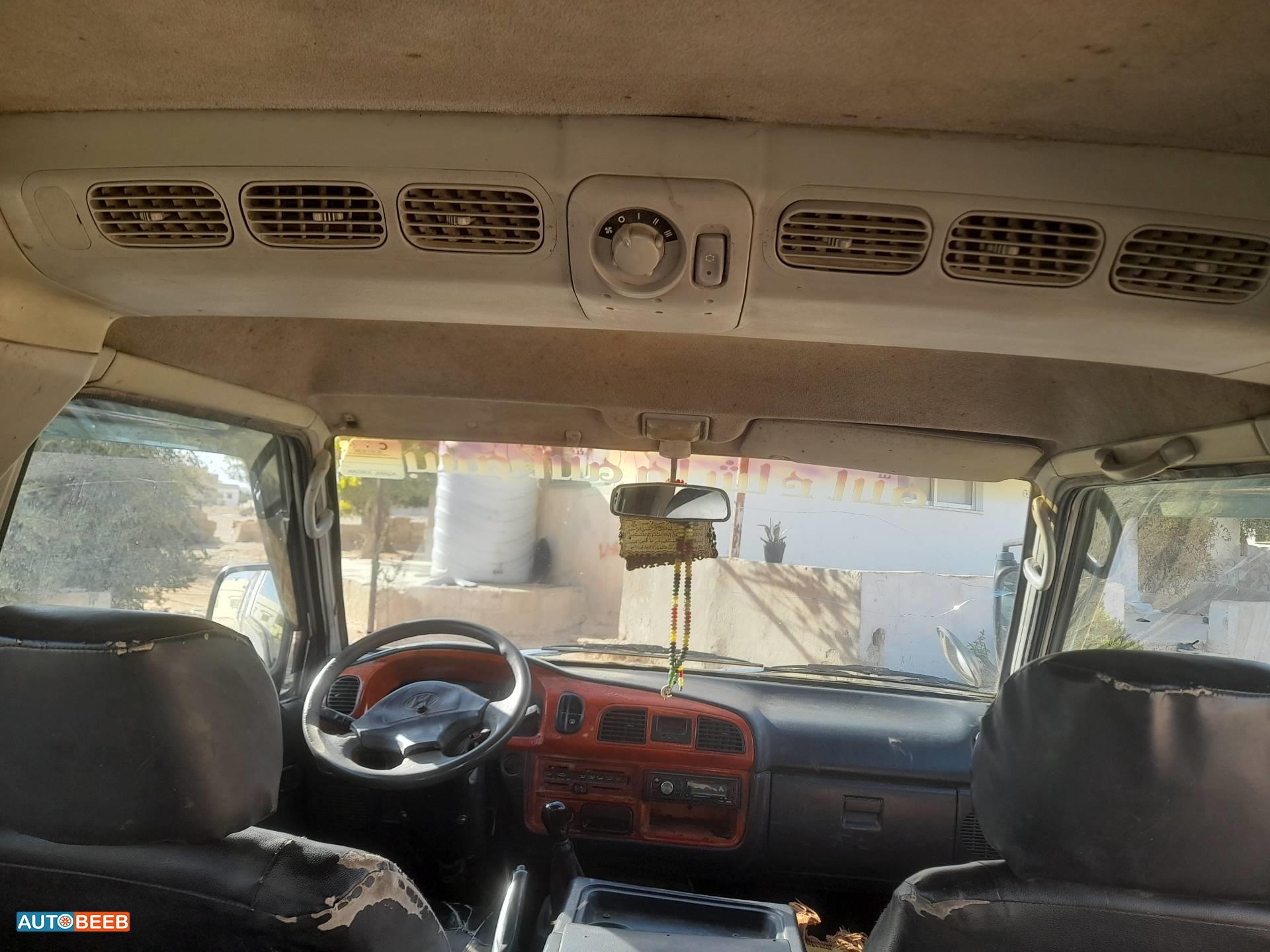 ميني باص هيونداي 2026