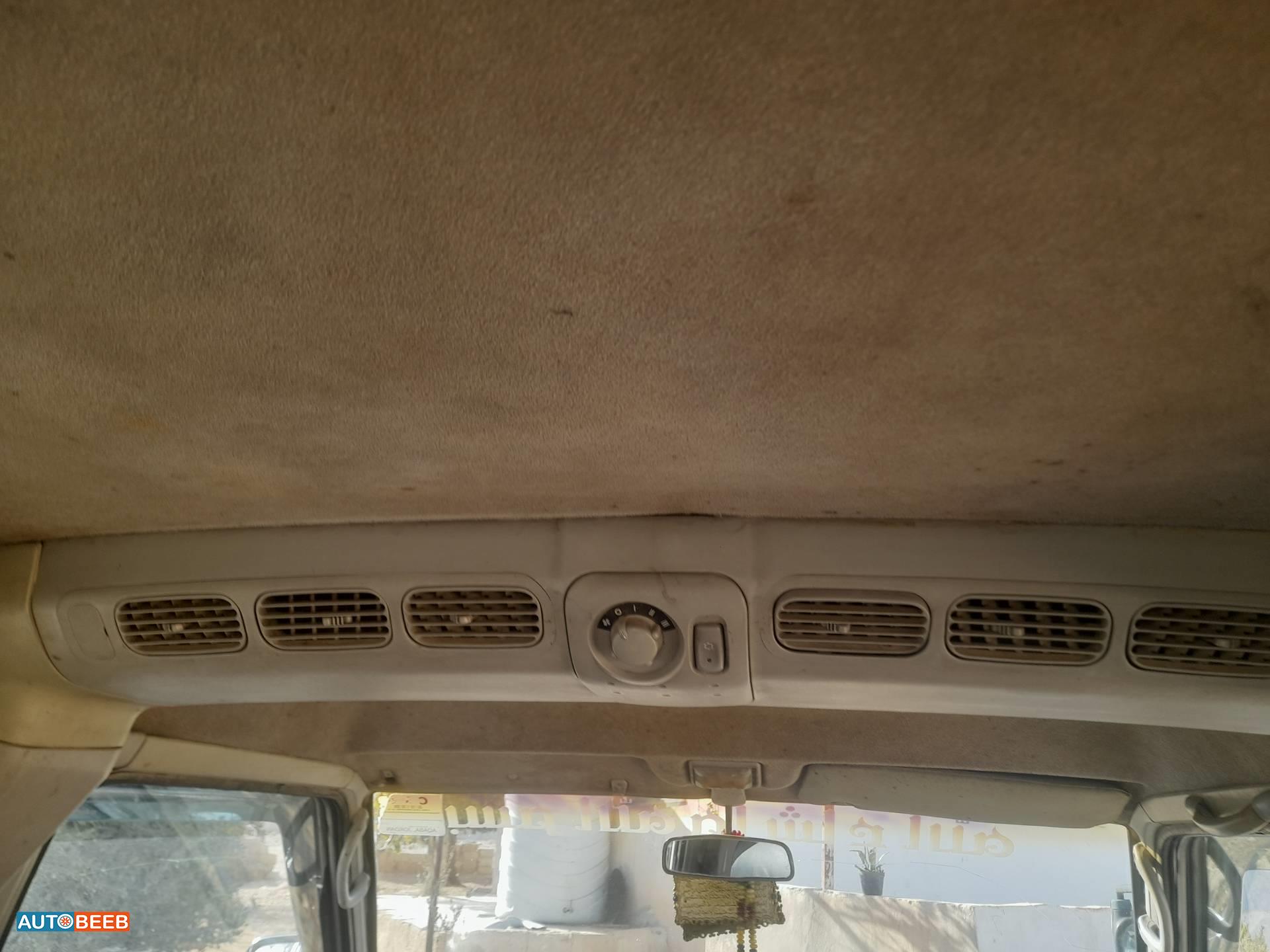 ميني باص هيونداي 2026