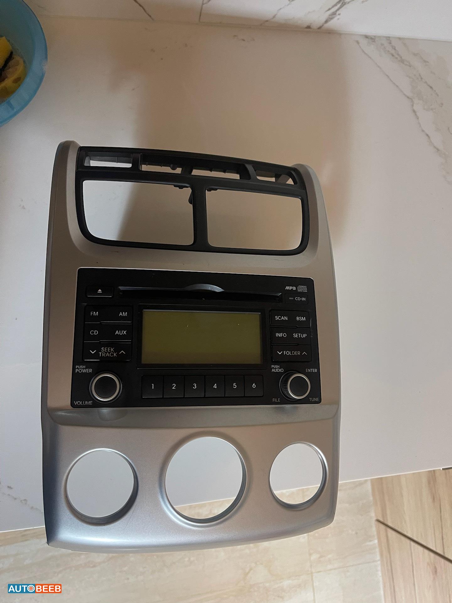 مسجل راديو ومشغل سي دي  من سيارة كيا سبورتيج 2009