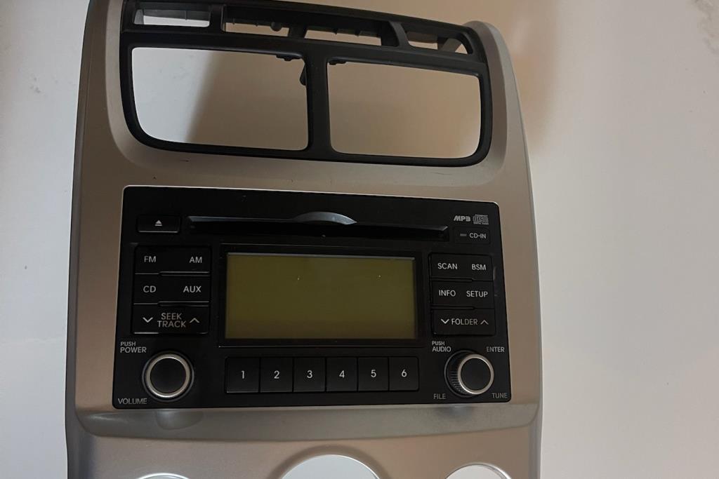 مسجل راديو ومشغل سي دي  من سيارة كيا سبورتيج 2009