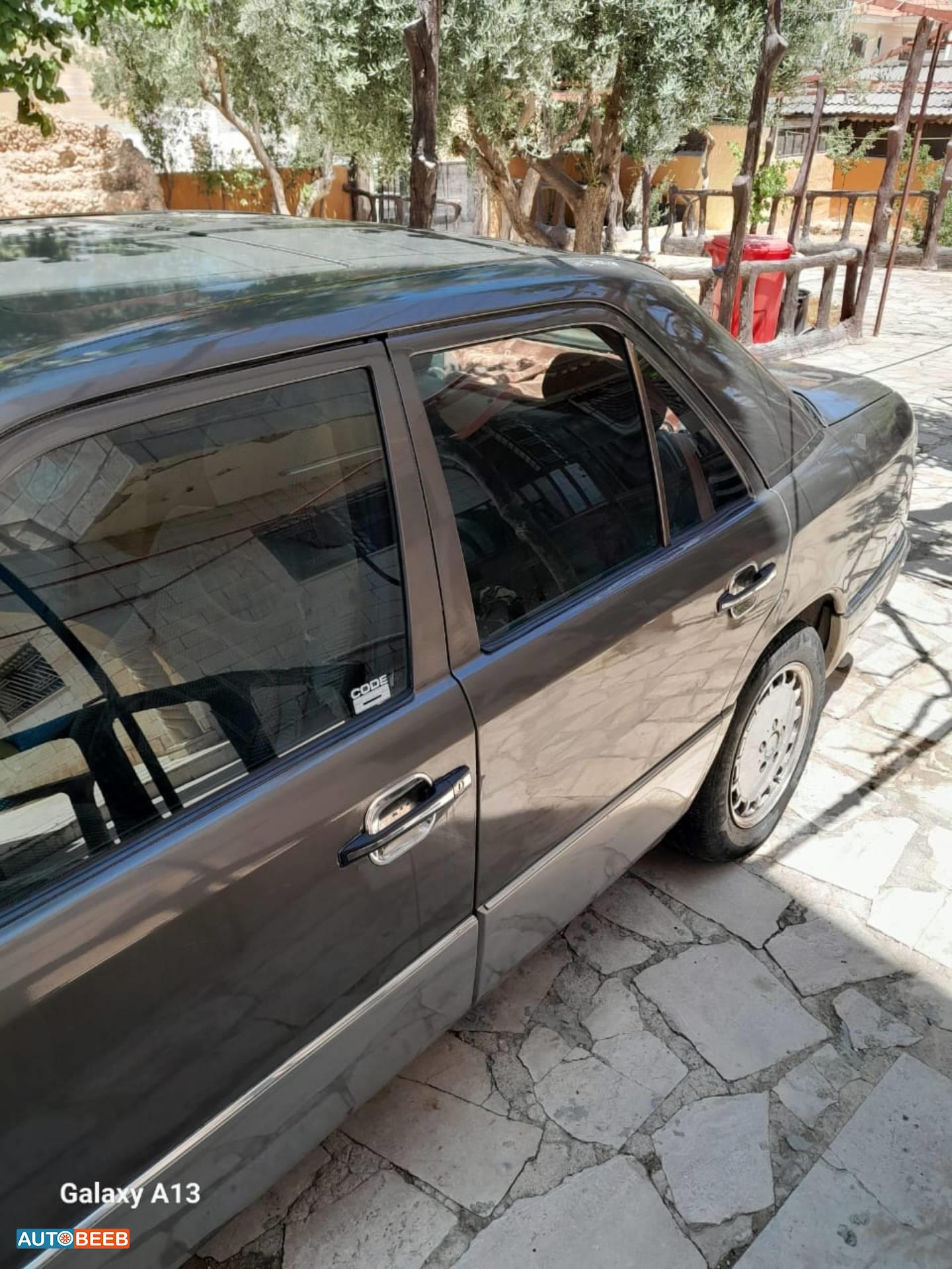 مرسيدس بنز E200 1991