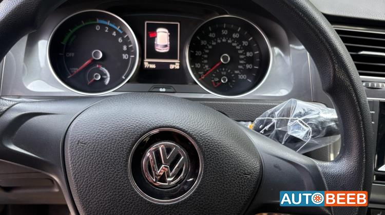 Volkswagen E-Golf 2015