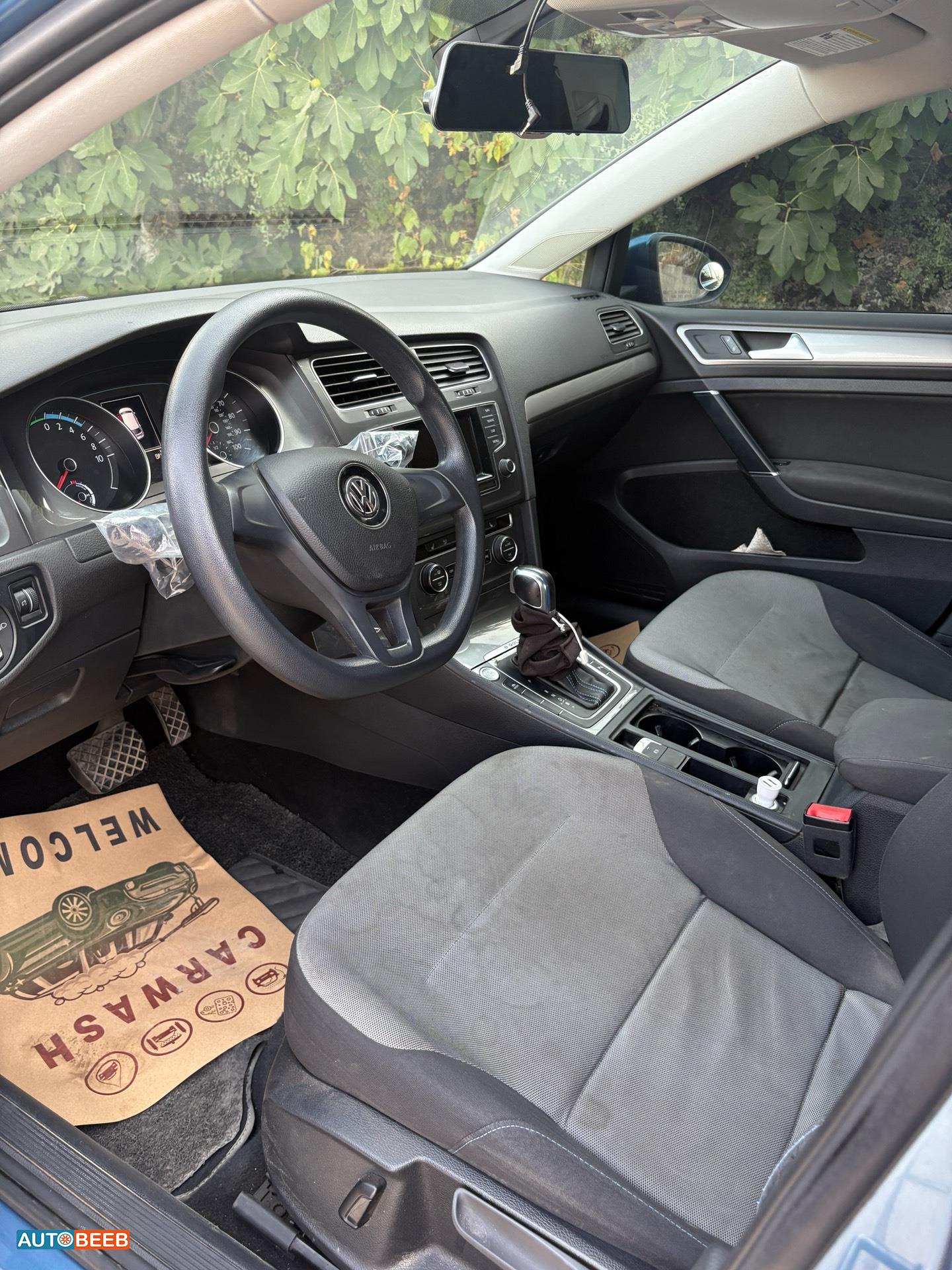 Volkswagen E-Golf 2015