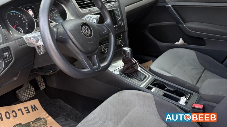 Volkswagen E-Golf 2015