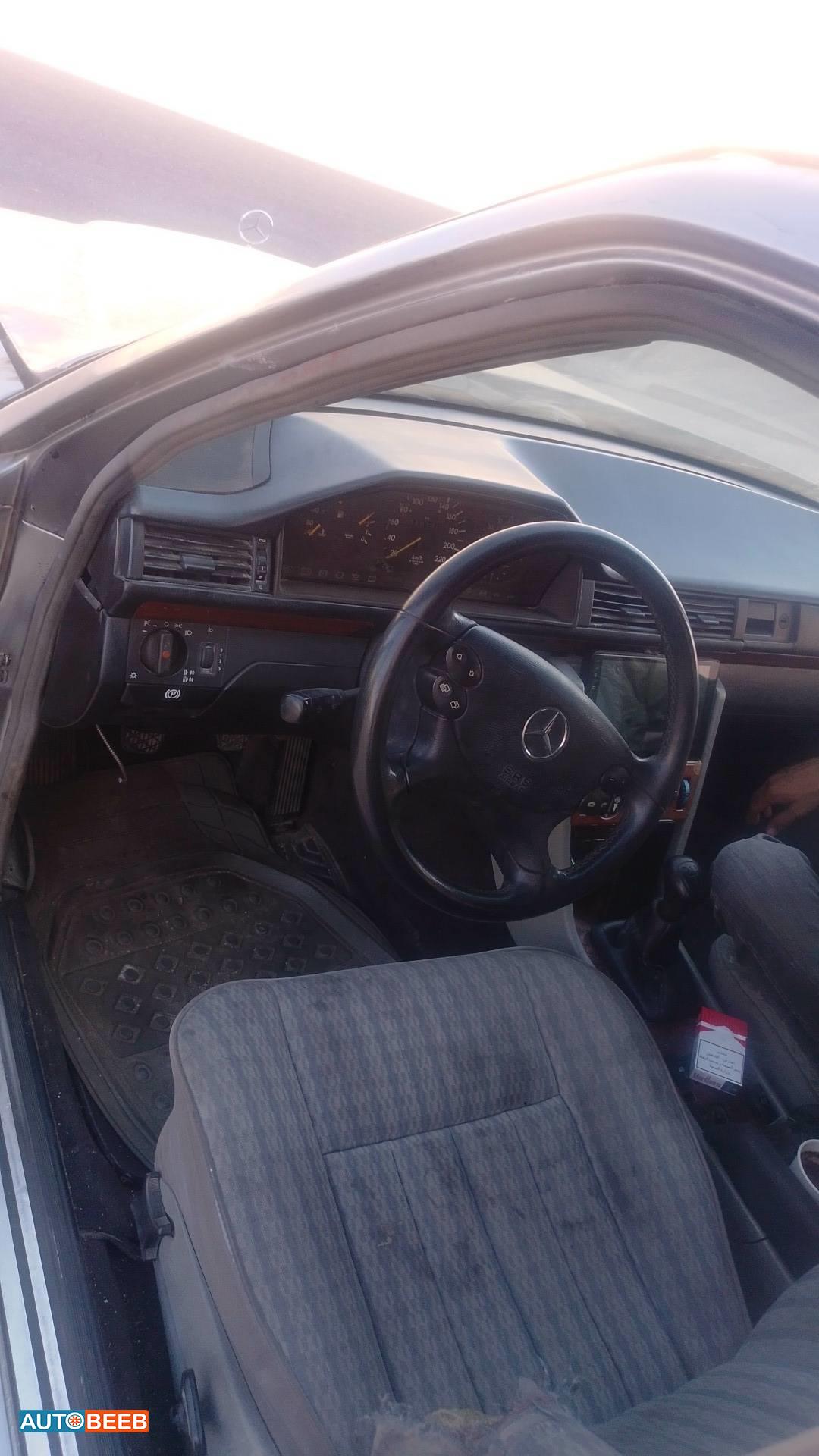مرسيدس بنز CE200 1992
