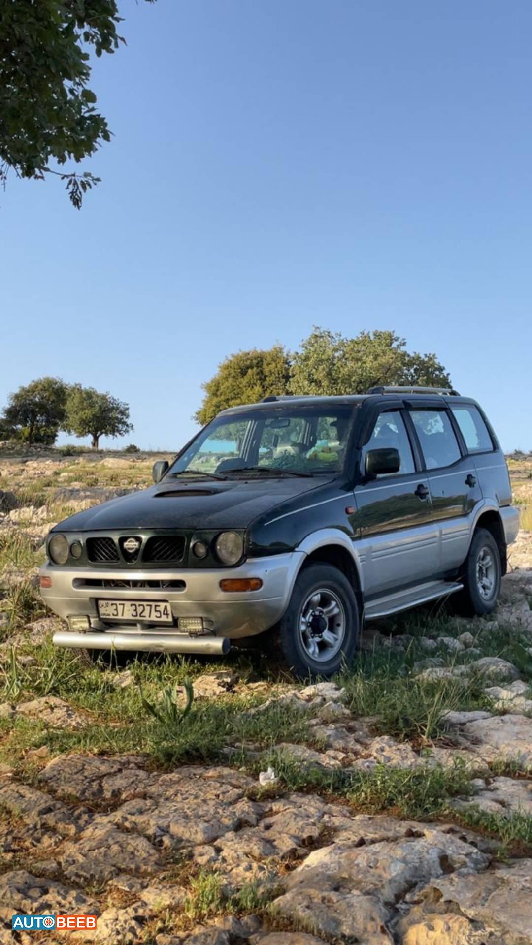 نيسان تيرانو 1999