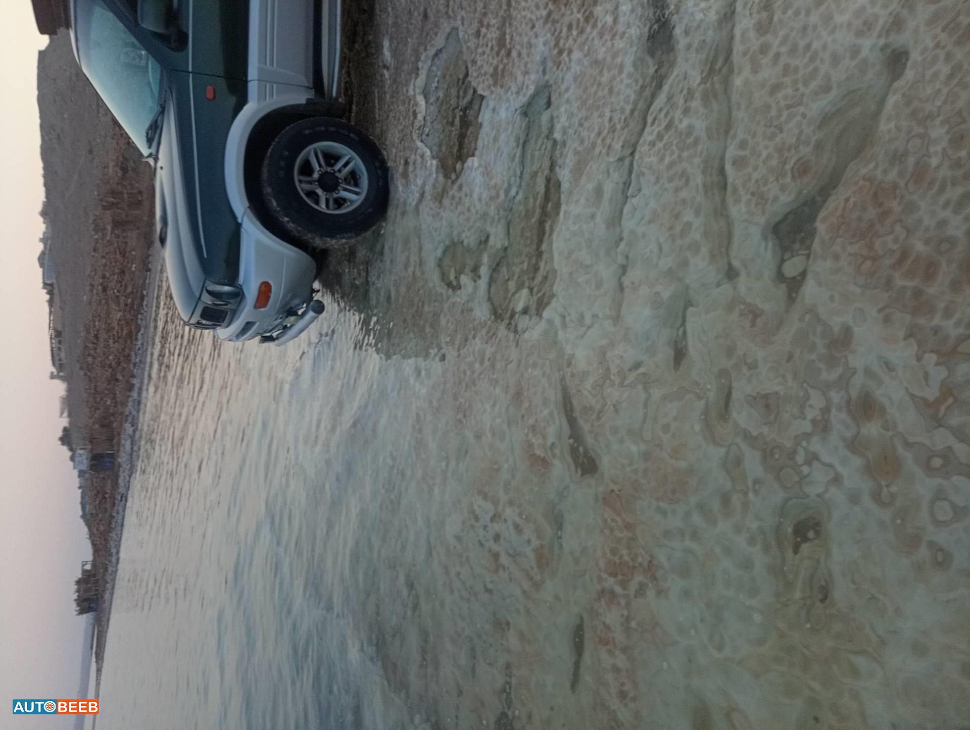 نيسان تيرانو 1999