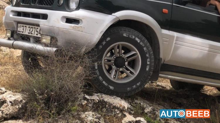 نيسان تيرانو 1999