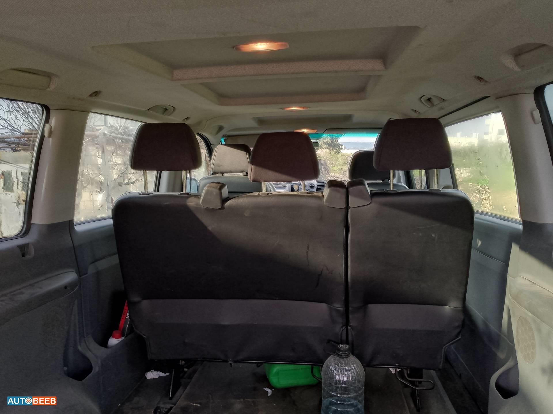 ميني باص مرسيدس بنز 2008