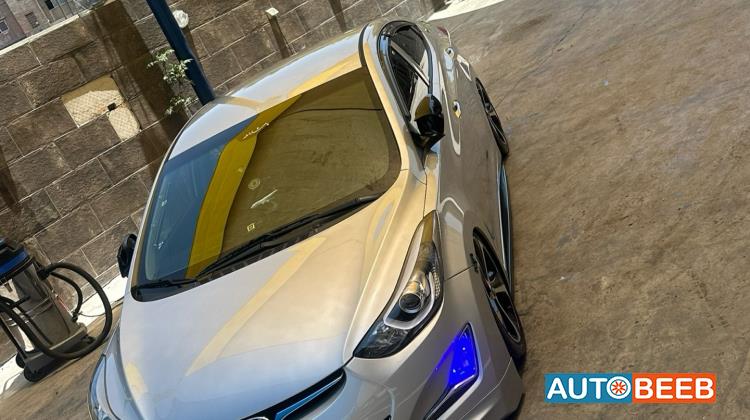 هيونداي افانتي 2016