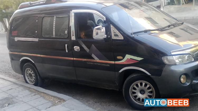 Minibus Hyundai 2000