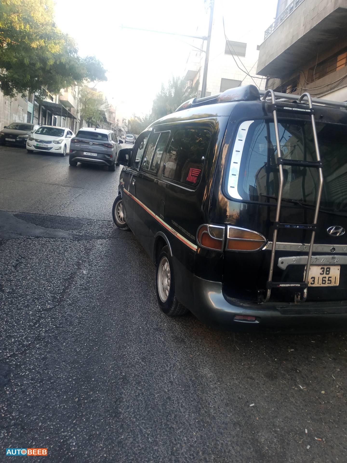 Minibus Hyundai 2000