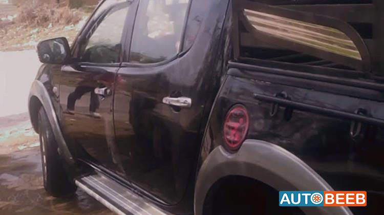 ميتسوبيشي L200 2012