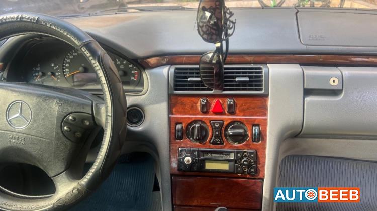 مرسيدس بنز E200 2001