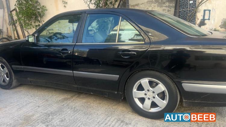 مرسيدس بنز E200 2001