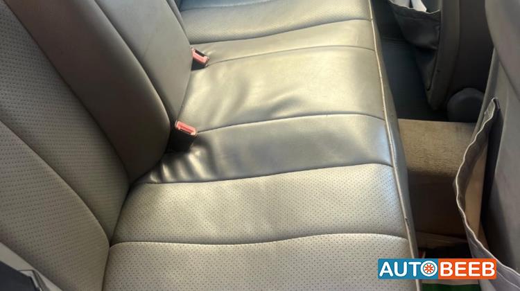 مرسيدس بنز E200 2001