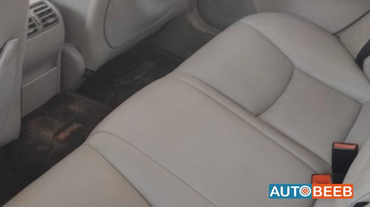 مرسيدس بنز C200 2001