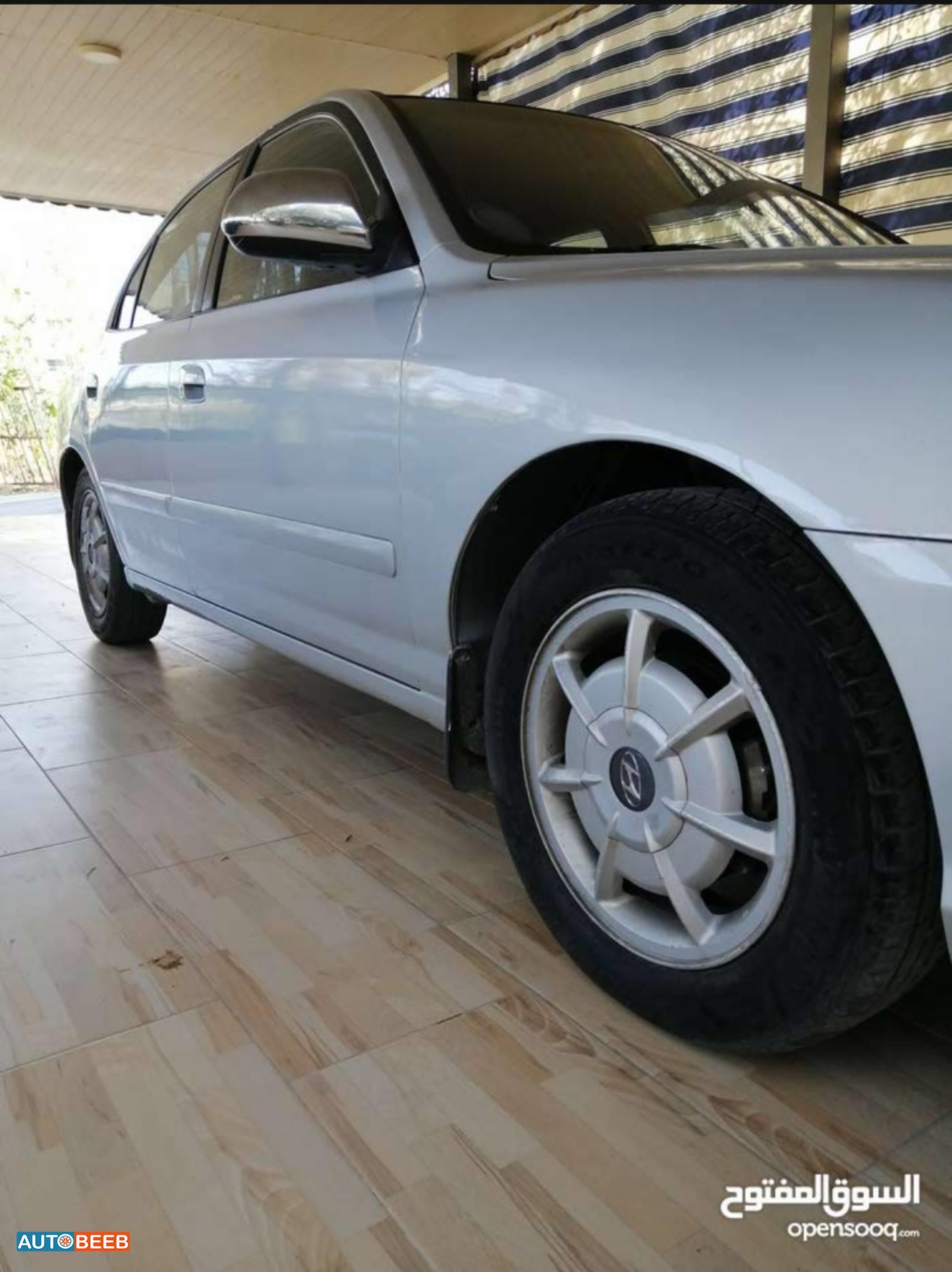 Hyundai  2002