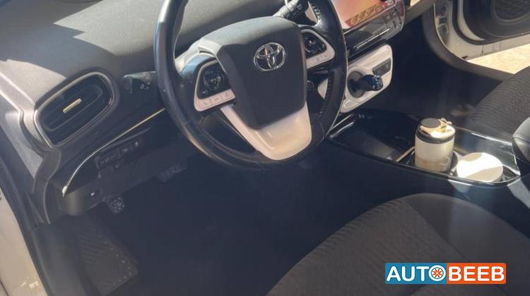 تويوتا بريوس 2018