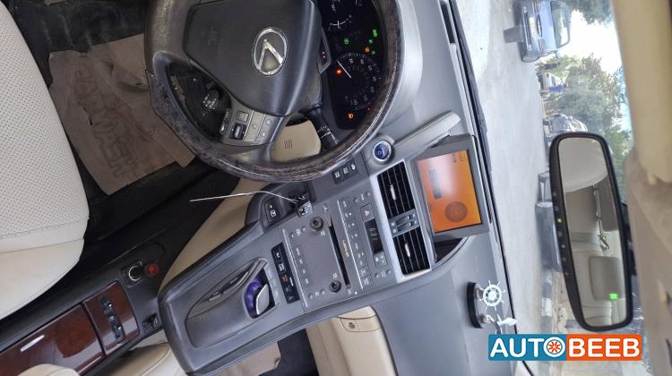 لكزس HS250h 2010