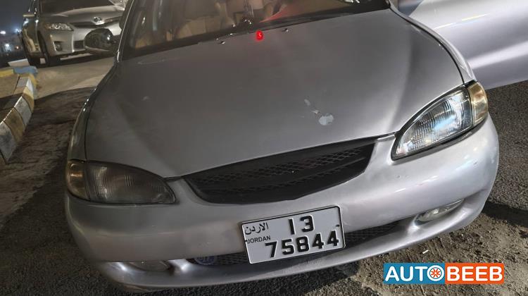 هيونداي افانتي 1996