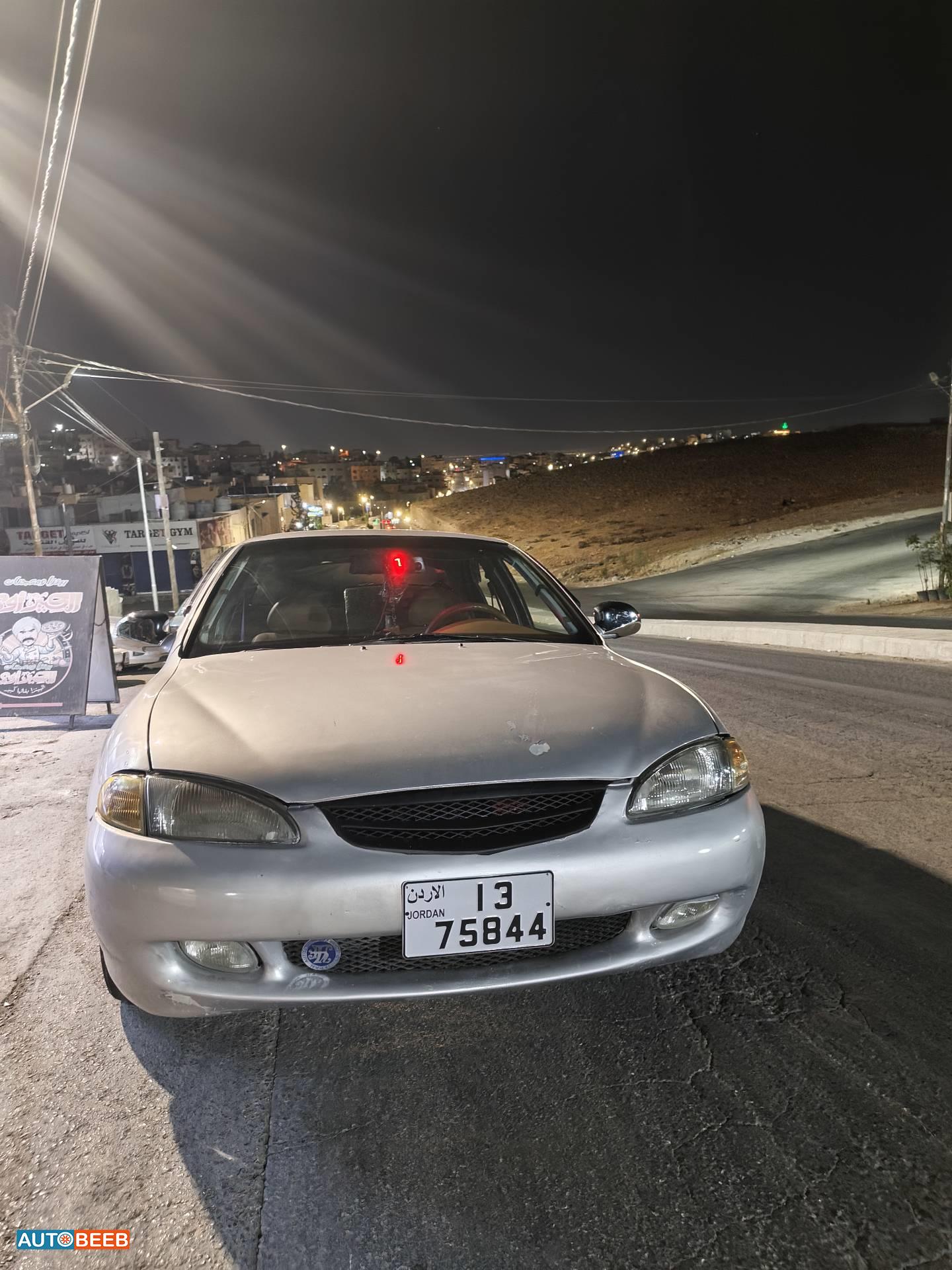 هيونداي افانتي 1996