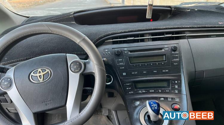 تويوتا بريوس 2010