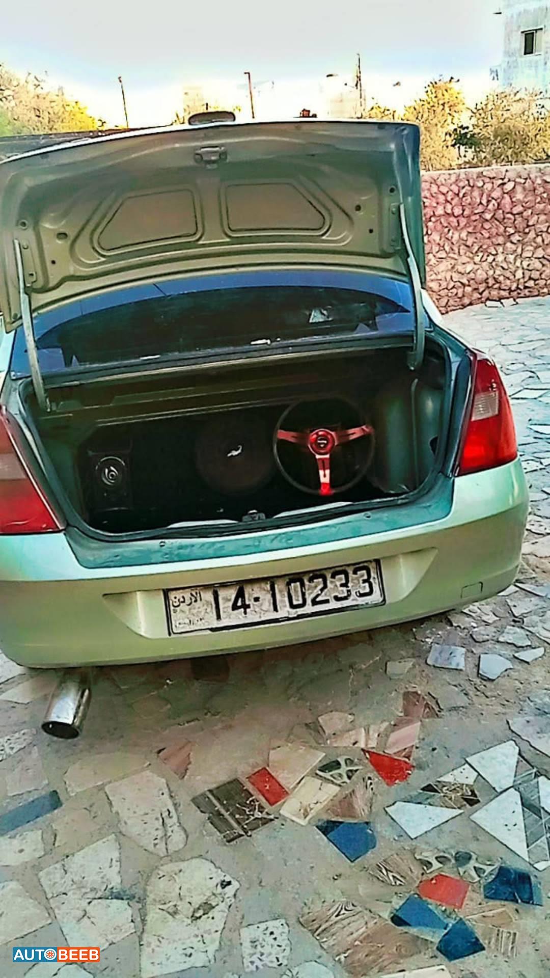 رينو كليو 2003