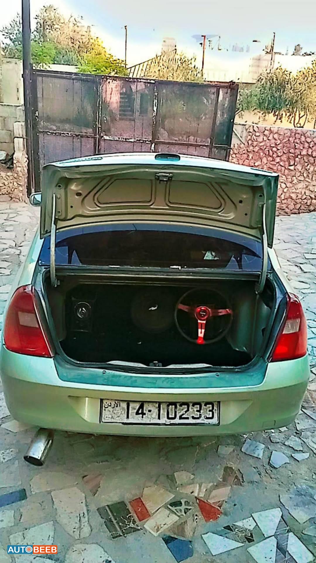 رينو كليو 2003