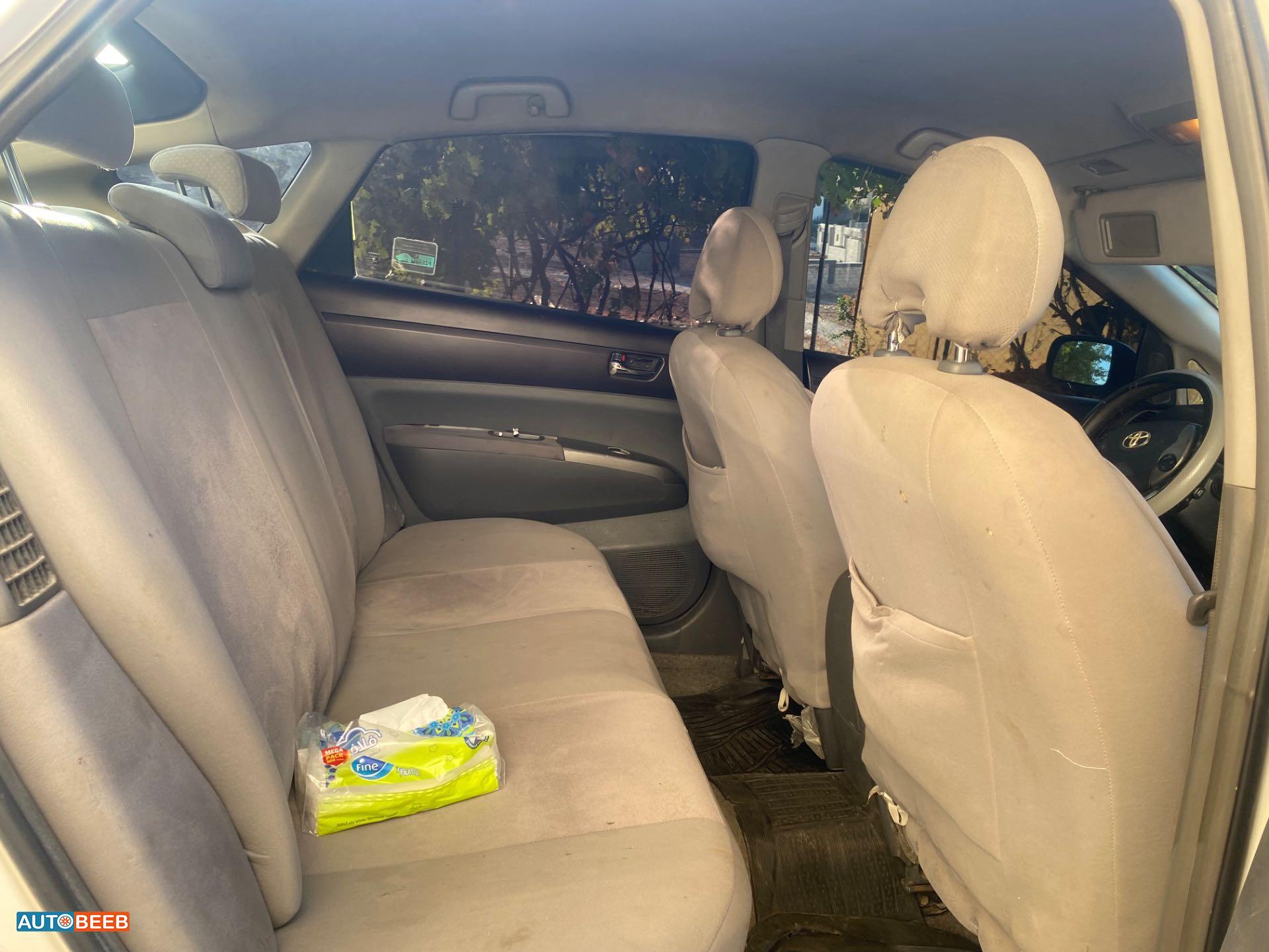 تويوتا بريوس 2005