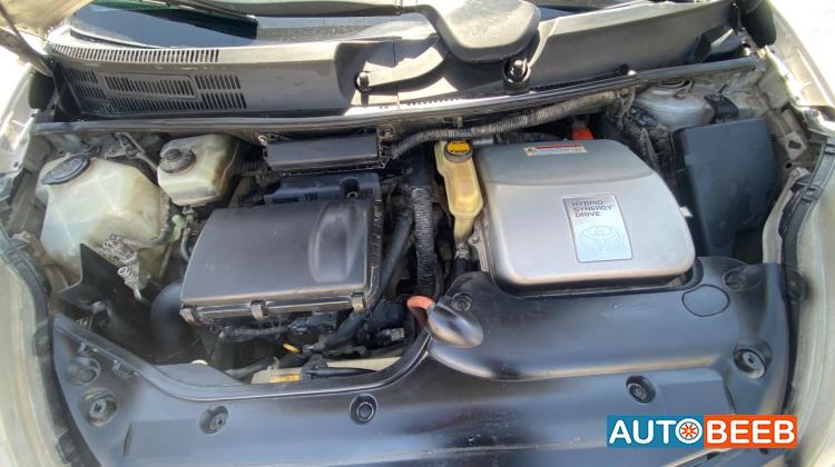 تويوتا بريوس 2005