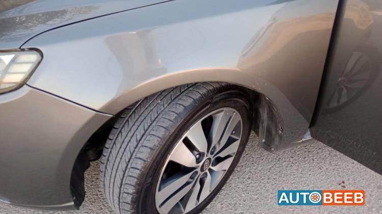 كيا فورتي 2011