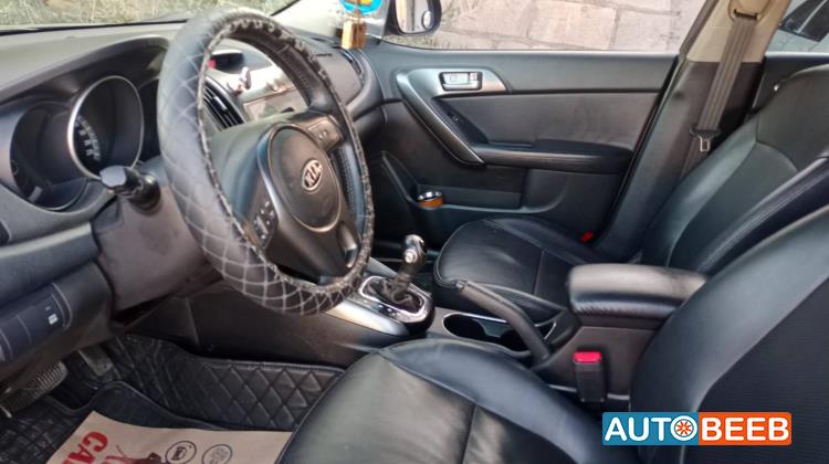 كيا فورتي 2011