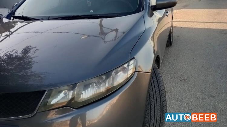 كيا فورتي 2011