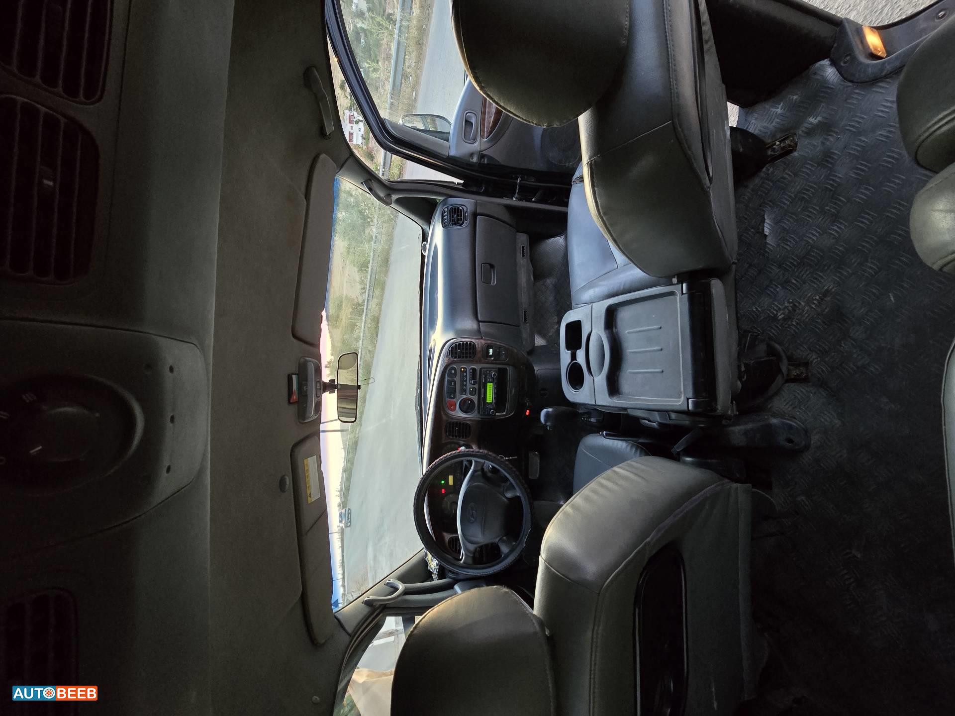 Minibus Hyundai 2004