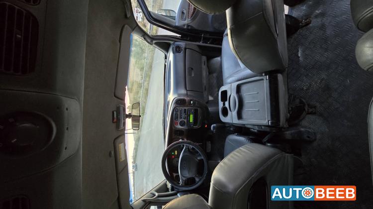 Minibus Hyundai 2004