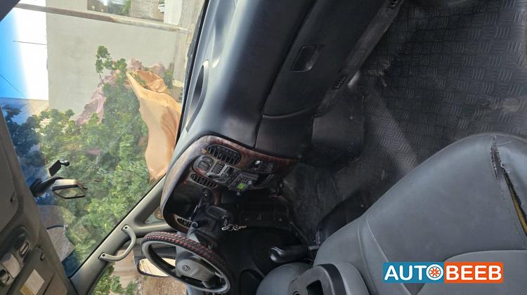 Minibus Hyundai 2004