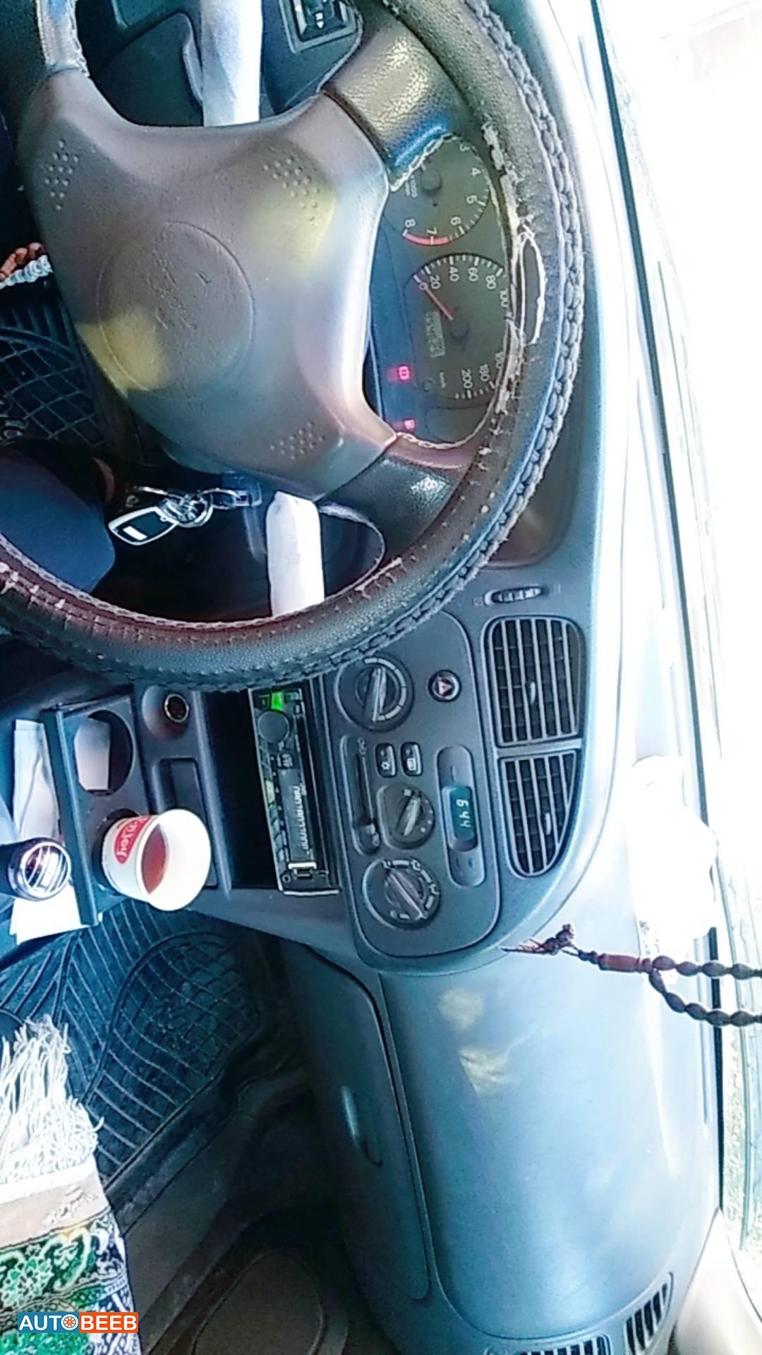 Mitsubishi Mirage 1999