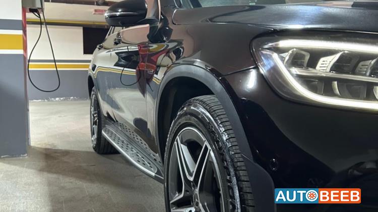 مرسيدس بنز GLC300e 2021