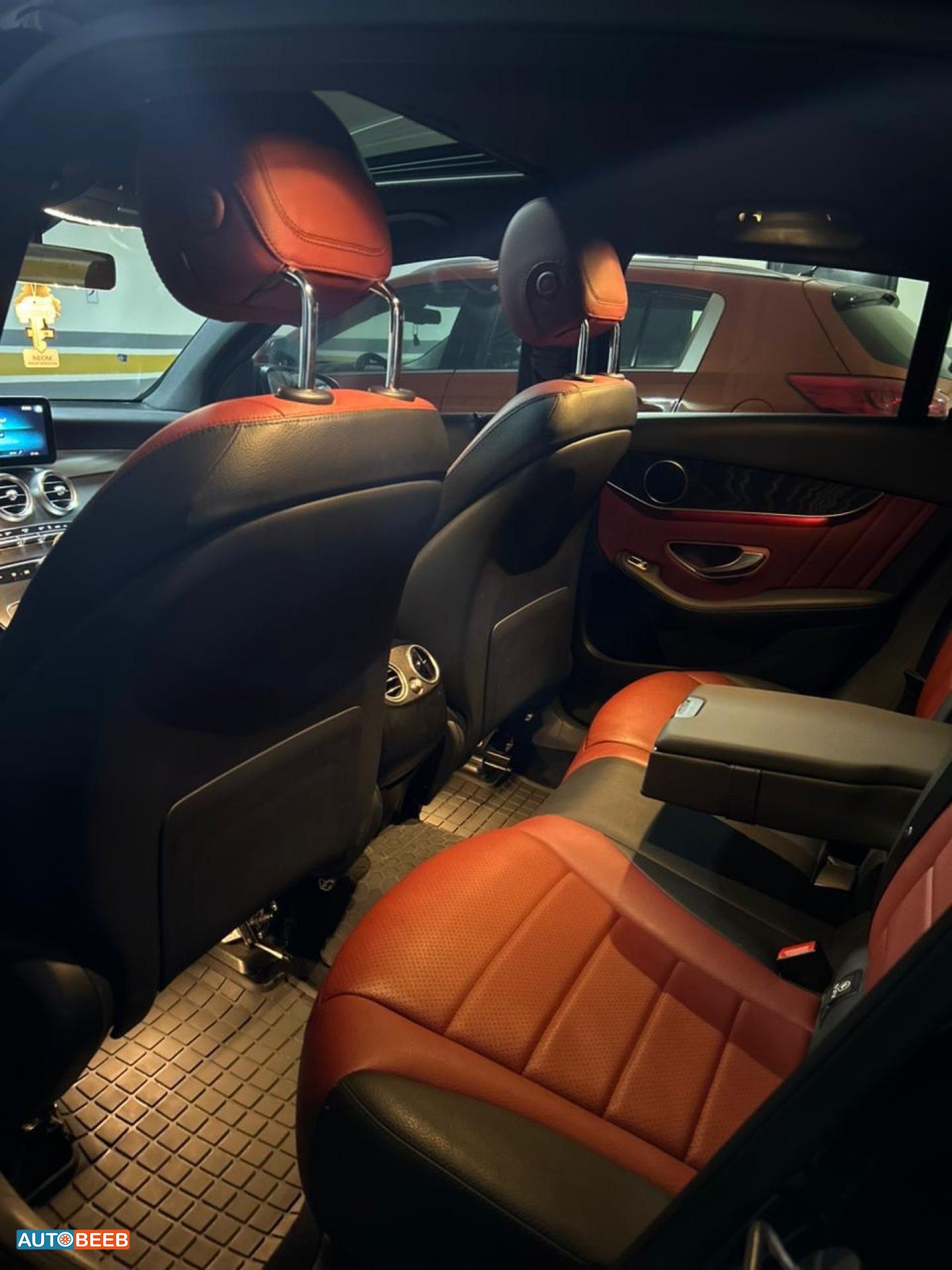 مرسيدس بنز GLC300e 2021