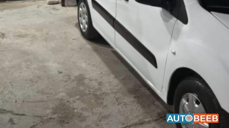 Minivan Peugeot 2014