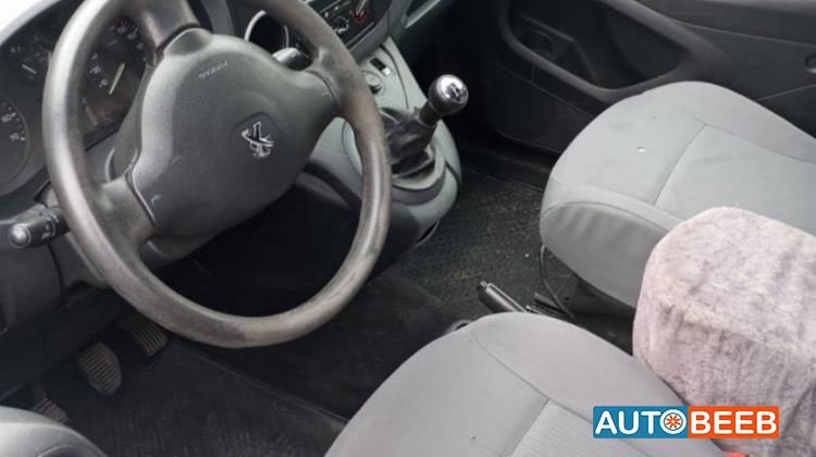 Minivan Peugeot 2014