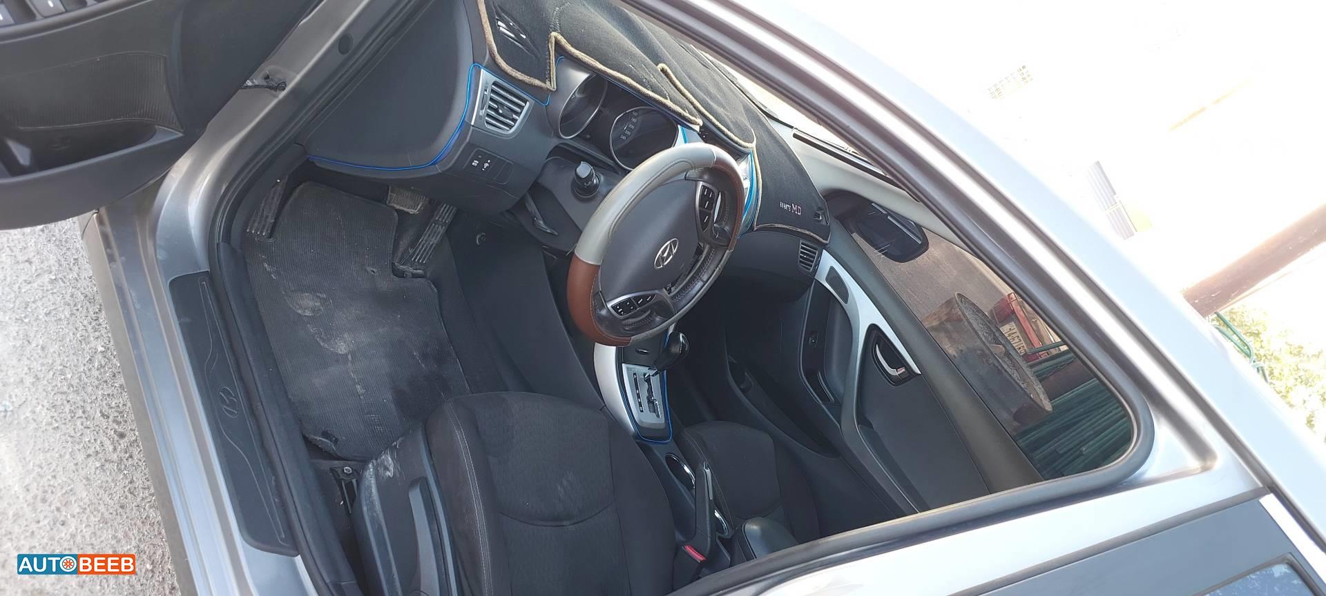 هيونداي افانتي 2011