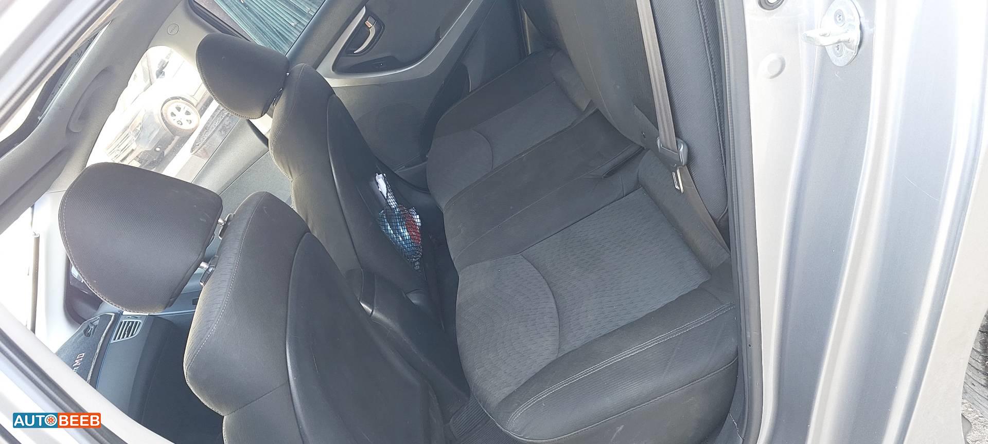 هيونداي افانتي 2011