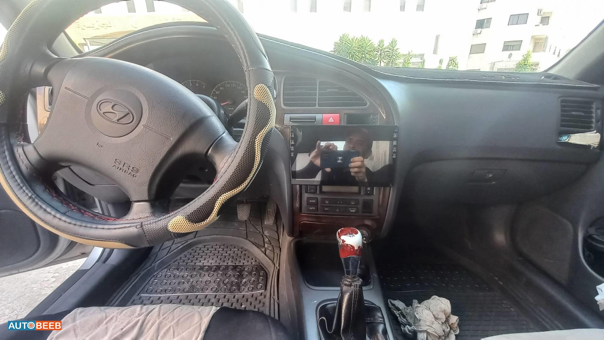 هيونداي افانتي 2001