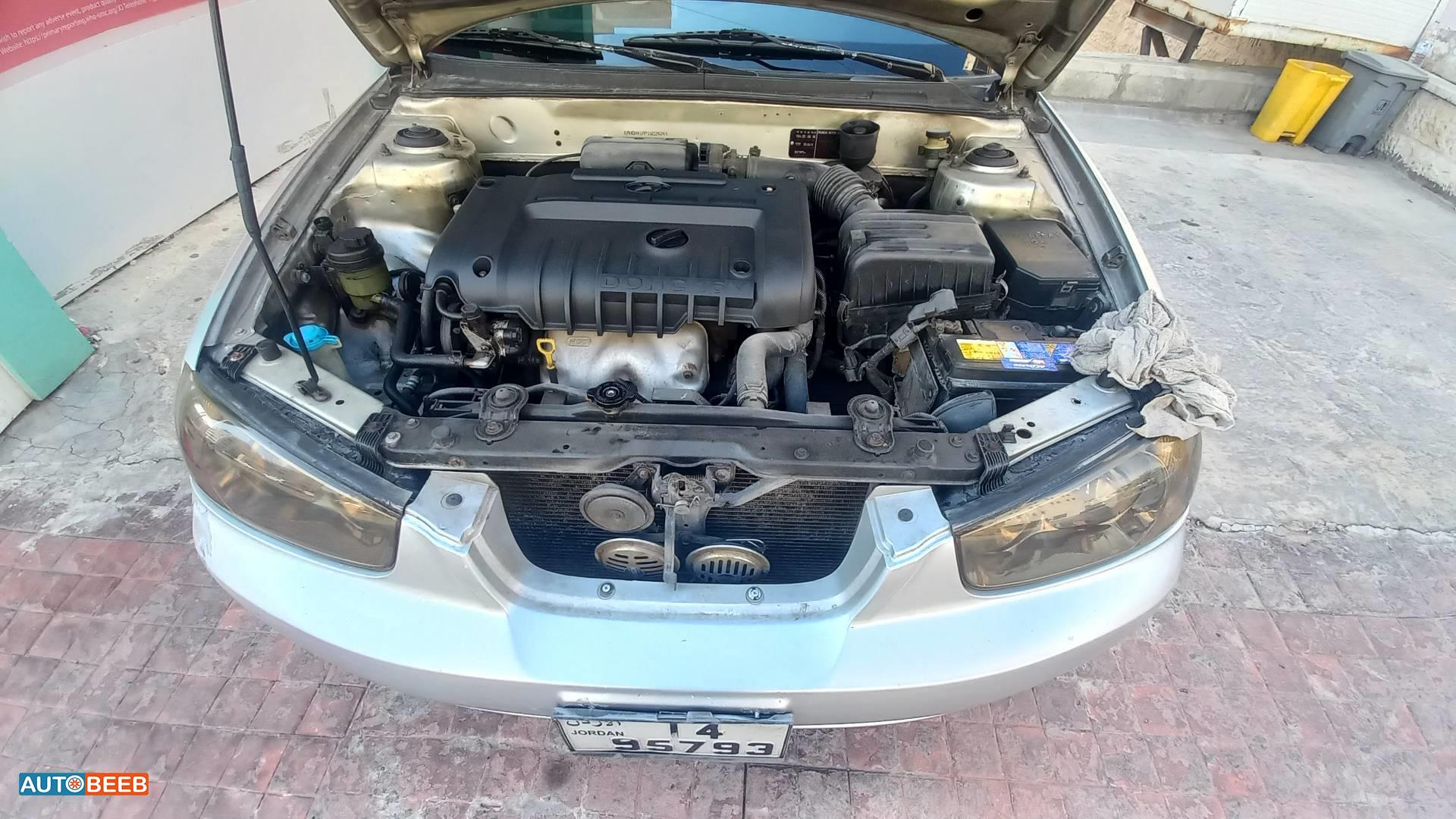 هيونداي افانتي 2001