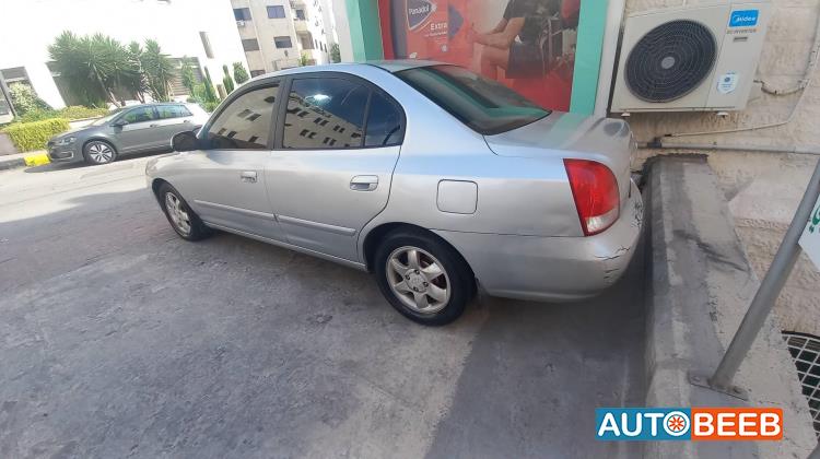 هيونداي افانتي 2001