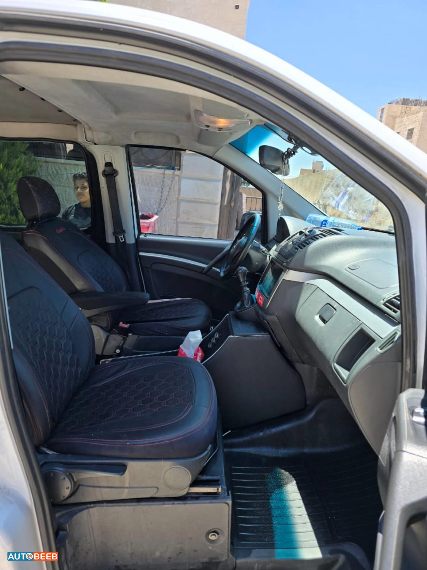 ميني باص مرسيدس بنز 2014