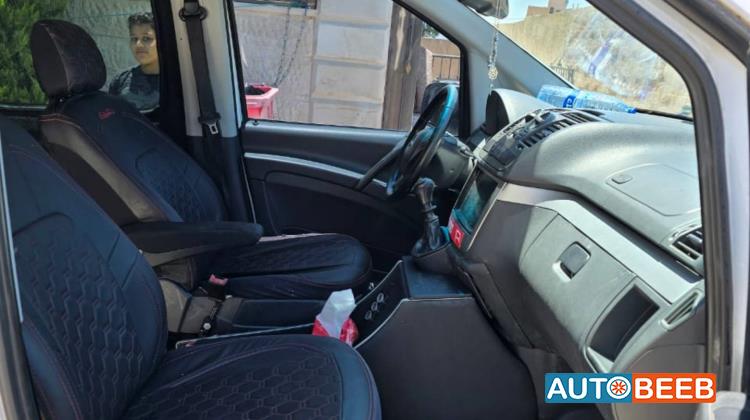 ميني باص مرسيدس بنز 2014