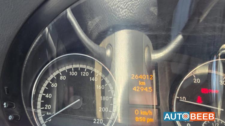 ميني باص مرسيدس بنز 2014